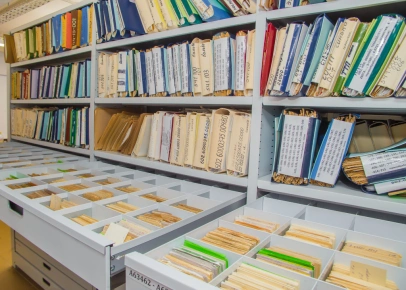 Стеллаж архивный с выдвижными ящиками для картотеки